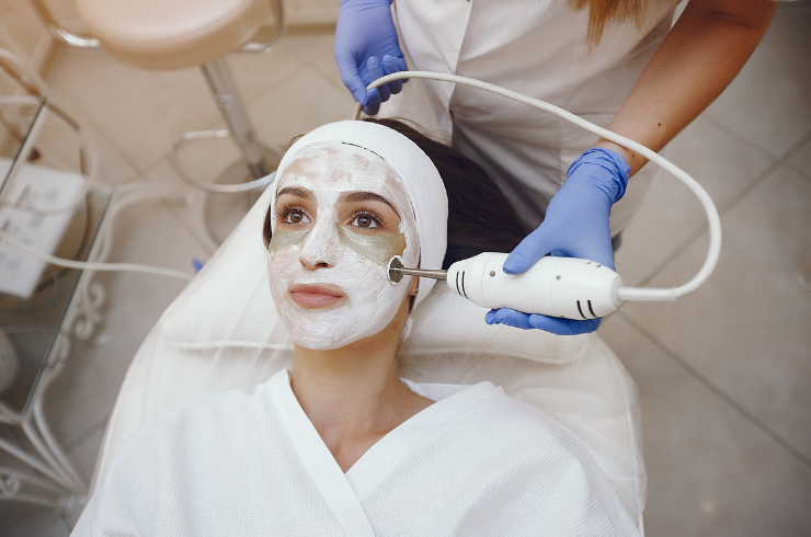 Carbon Peeling Treatment